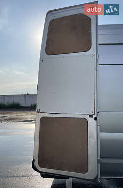 Грузовой фургон Ford Transit 2011 в 