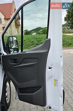Грузовой фургон Ford Transit 2021 в 