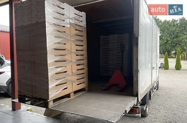 Грузовой фургон Ford Transit 2001 в 