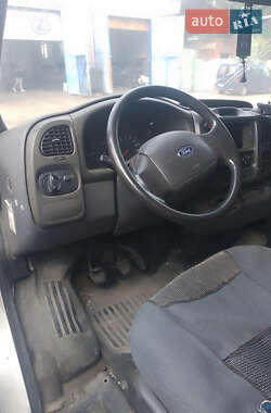 Грузовой фургон Ford Transit 2004 в 