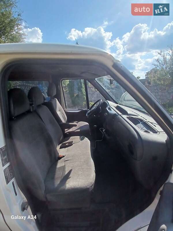 Грузовой фургон Ford Transit 2003 в Макарове