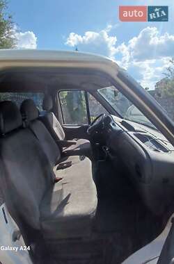 Грузовой фургон Ford Transit 2003 в 