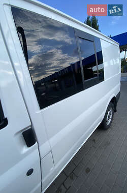 Грузовой фургон Ford Transit 2002 в 