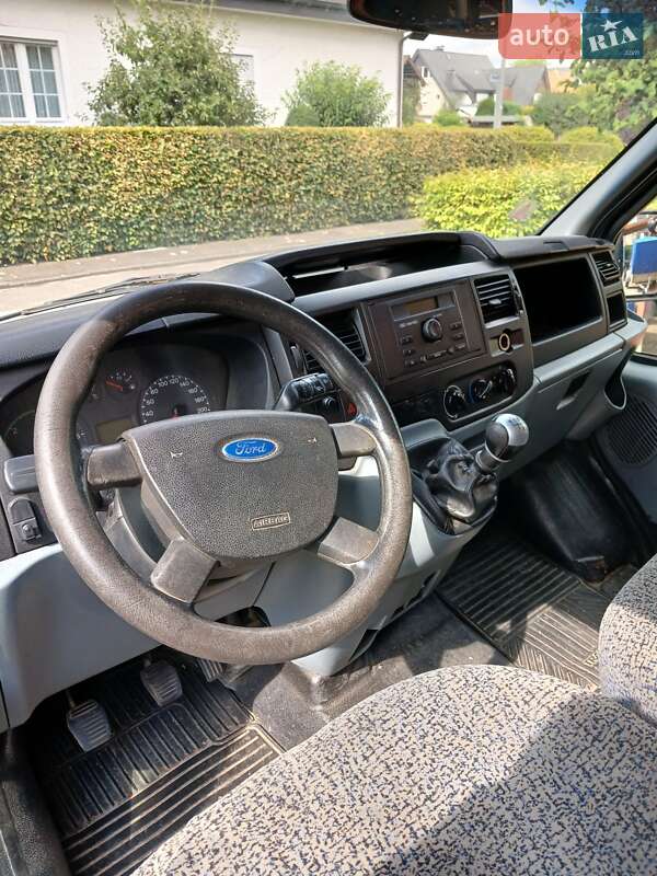 Микроавтобус Ford Transit 2007 в Радивилове