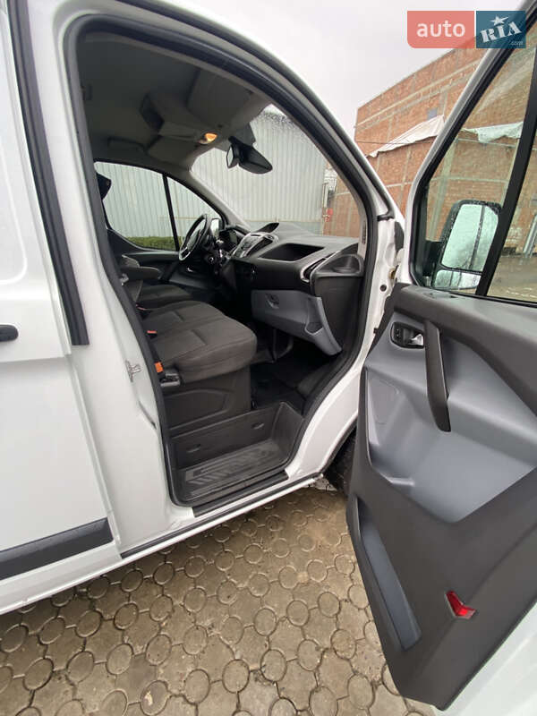 Вантажний фургон Ford Transit 2014 в Чернівцях