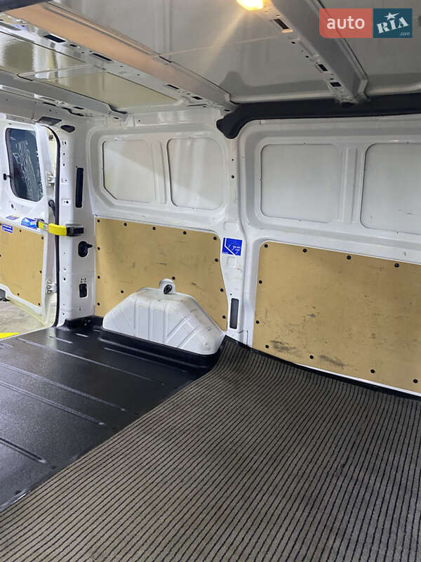 Вантажний фургон Ford Transit 2014 в Чернівцях