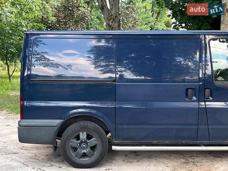 Грузовой фургон Ford Transit 2010 в Киеве