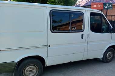 Грузовой фургон Ford Transit 2000 в Долинской