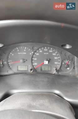 Грузовой фургон Ford Transit 2005 в 