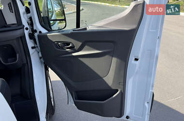 Грузовой фургон Ford Transit 2021 в 