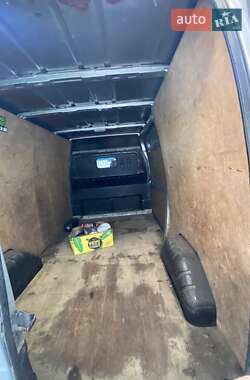 Грузовой фургон Ford Transit 2004 в 