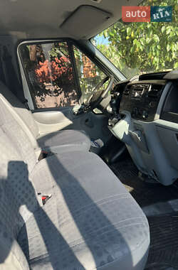 Грузовой фургон Ford Transit 2013 в 