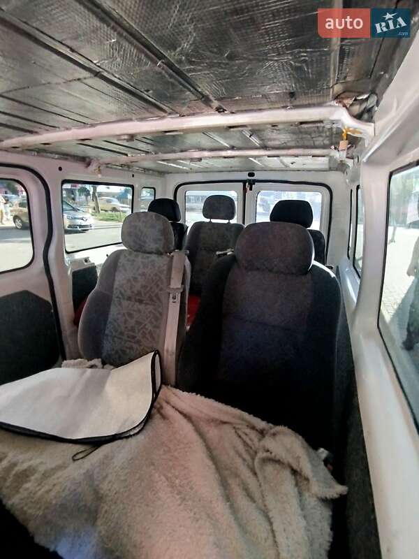 Грузопассажирский фургон Ford Transit 2004 в Дубно