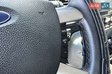 Грузопассажирский фургон Ford Transit 2013 в 