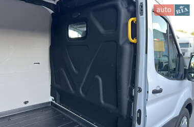 Грузовой фургон Ford Transit 2020 в 