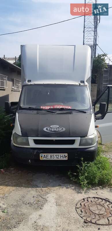 Грузовой фургон Ford Transit 2005 в 