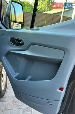 Вантажопасажирський фургон Ford Transit 2017 в 