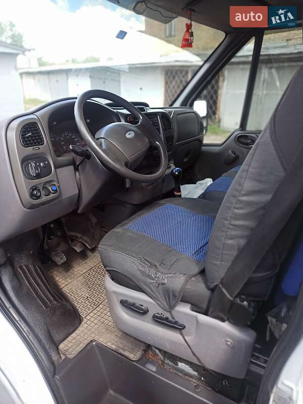 Микроавтобус Ford Transit 2005 в Киеве