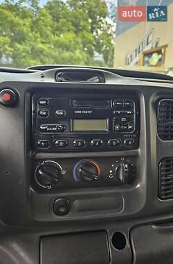 Грузопассажирский фургон Ford Transit 2002 в 