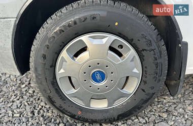 Грузовой фургон Ford Transit 2010 в 