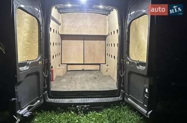 Грузопассажирский фургон Ford Transit 2021 в 