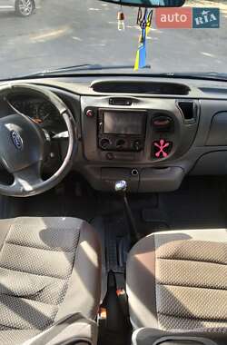 Грузопассажирский фургон Ford Transit 2001 в 