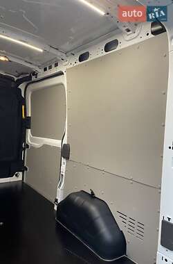 Грузовой фургон Ford Transit 2019 в 