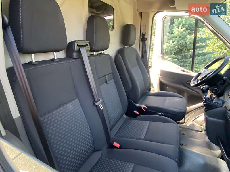 Грузовой фургон Ford Transit 2021 в Ирпене