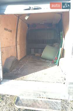 Грузовой фургон Ford Transit 2004 в 