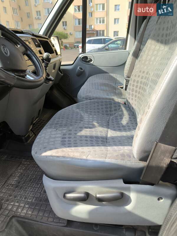 Вантажний фургон Ford Transit 2012 в Києві