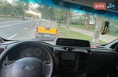 Вантажний фургон Ford Transit 2004 в 