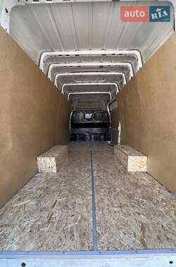 Грузовой фургон Ford Transit 2011 в 