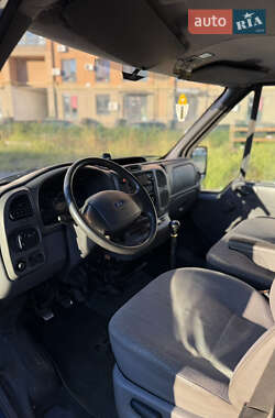 Вантажопасажирський фургон Ford Transit 2003 в 