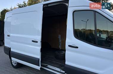 Грузовой фургон Ford Transit 2016 в 