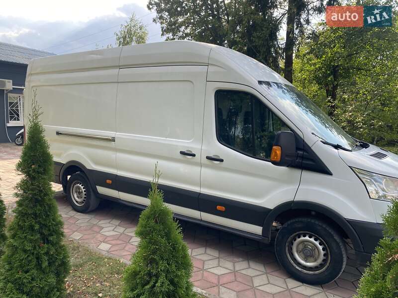 Вантажний фургон Ford Transit 2015 в Луцьку