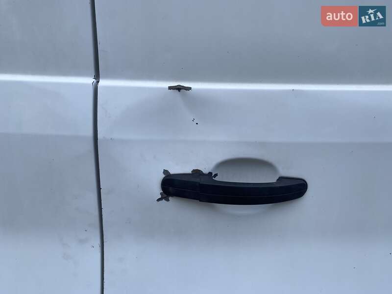 Вантажний фургон Ford Transit 2015 в Луцьку