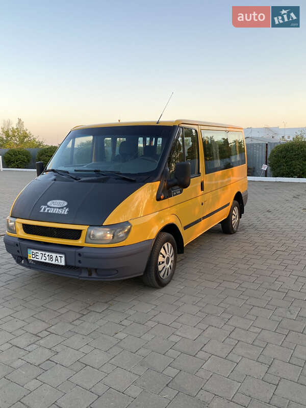 Вантажопасажирський фургон Ford Transit 2005 в 