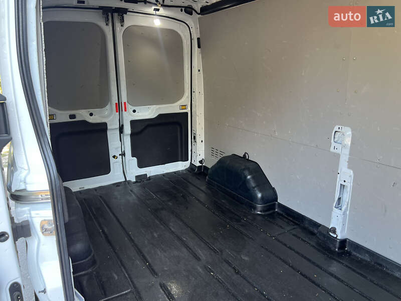 Грузовой фургон Ford Transit 2019 в Киеве