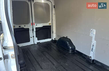 Грузовой фургон Ford Transit 2019 в 