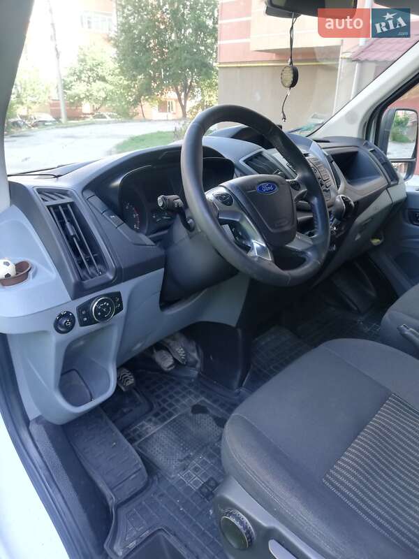 Вантажний фургон Ford Transit 2014 в Львові