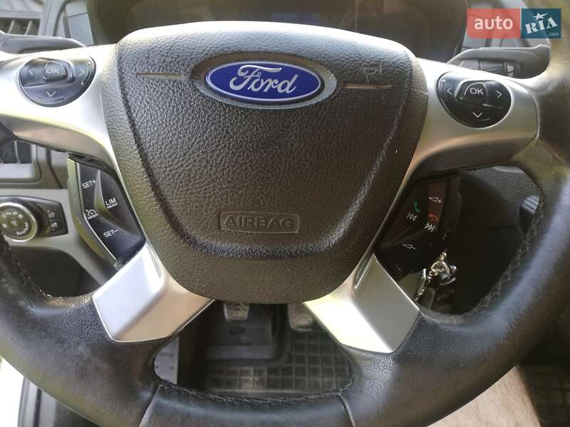 Вантажний фургон Ford Transit 2014 в Львові