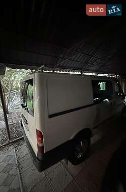 Грузопассажирский фургон Ford Transit 2001 в 
