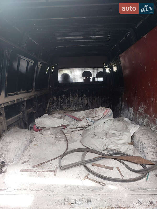 Грузовой фургон Ford Transit 1998 в Буче