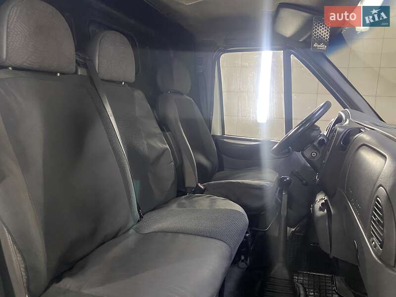 Вантажний фургон Ford Transit 2006 в Умані