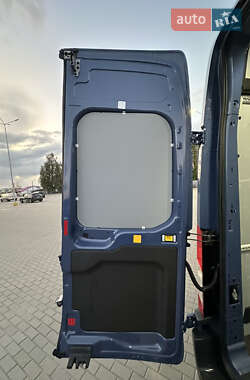 Вантажний фургон Ford Transit 2018 в 