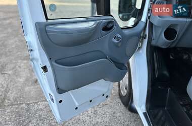 Вантажний фургон Ford Transit 2006 в 