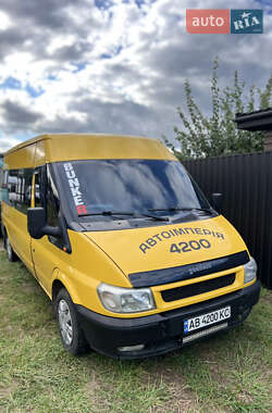 Грузопассажирский фургон Ford Transit 2002 в 