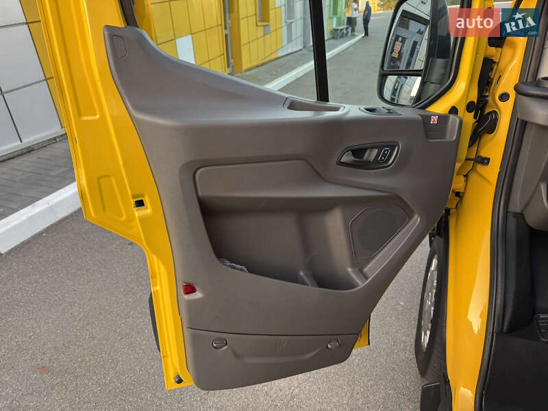 Грузовой фургон Ford Transit 2020 в Ирпене