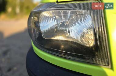 Вантажопасажирський фургон Ford Transit 2005 в 