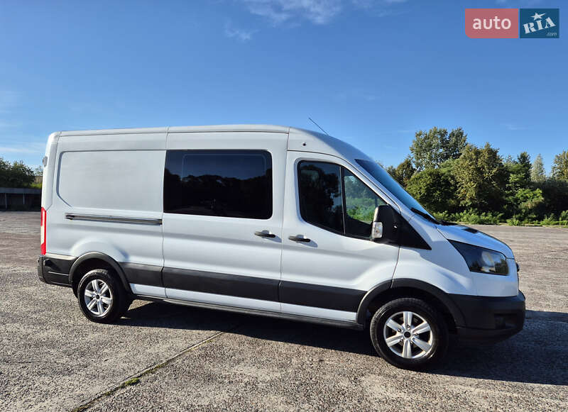 Вантажопасажирський фургон Ford Transit 2017 в Львові